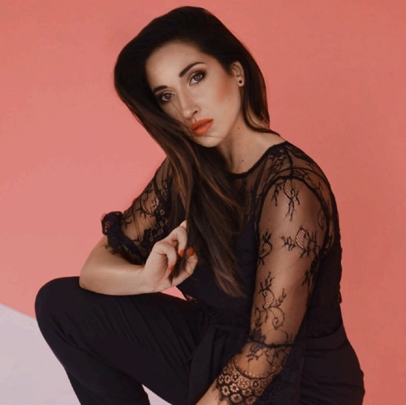 Meet your Posher, Stephanie - Picture 1 of 1